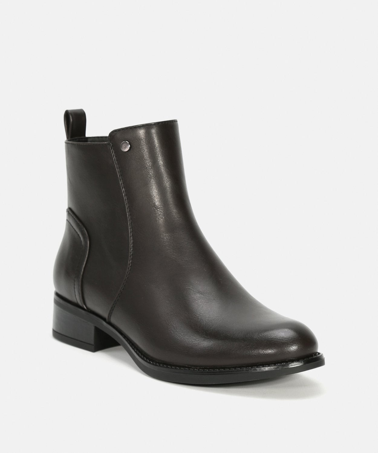 Botines lisos efecto piel  image number null